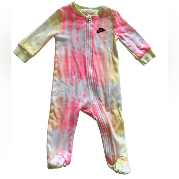 Nike & Under Armor Bundle of 2 Zip Up Footed Onsies Baby Pajamas Size 6 Month - Picture 2 of 15